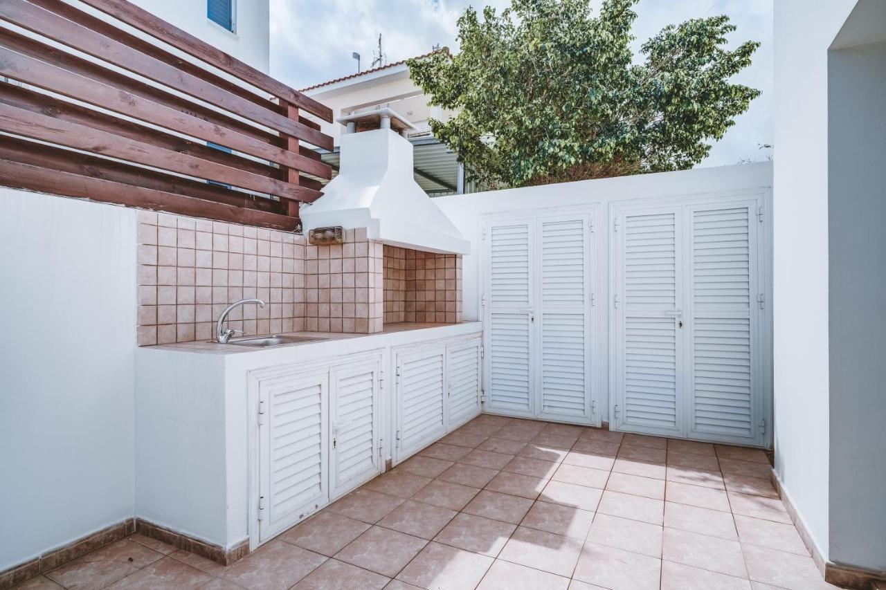 פאראלימני Amphitrite Villa מראה חיצוני תמונה