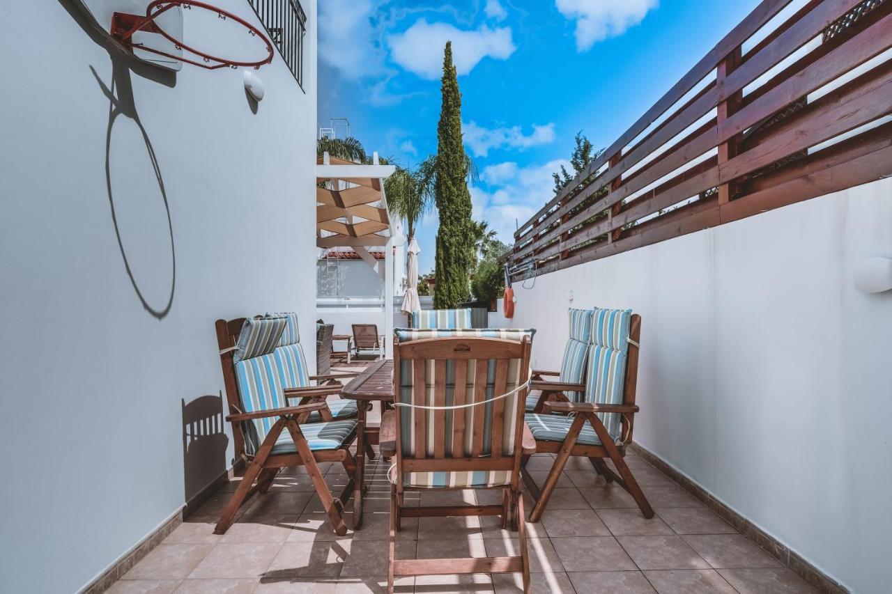 פאראלימני Amphitrite Villa מראה חיצוני תמונה